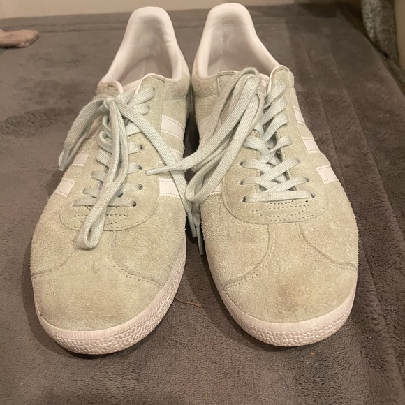 ADIDAS Gazelle Women’s Size 9 mint - Picture 2 of 7